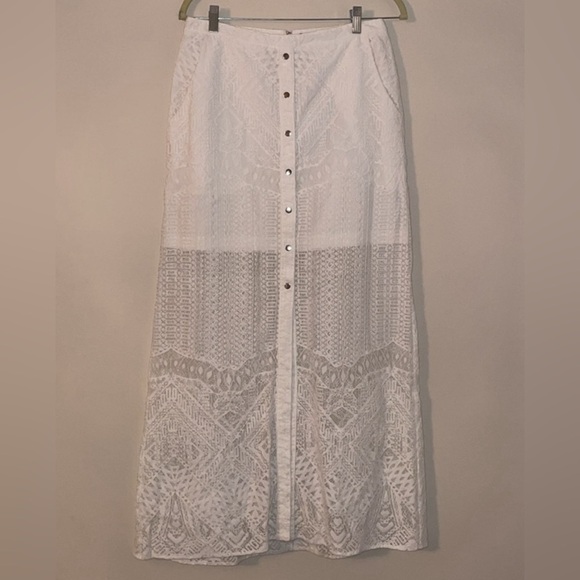🆕 BCBMAXAZRIA
Harper Lace Maxi Skirt
Off-White Size 10 - Picture 4 of 4